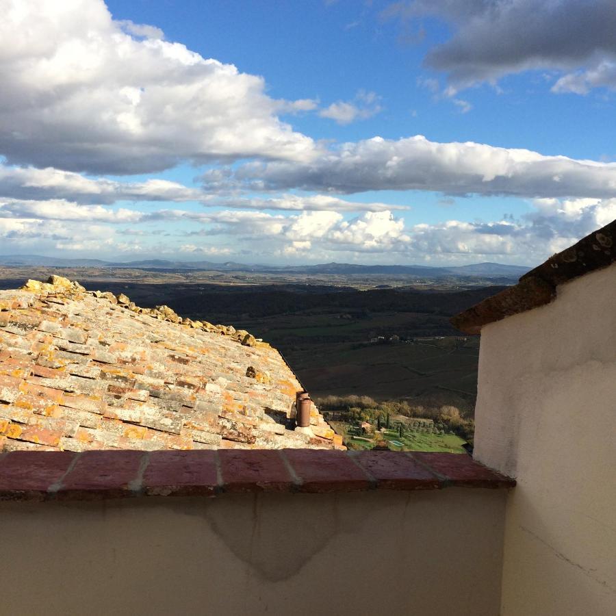 Holiday Apartment In Historical Palace Montepulciano Exterior photo